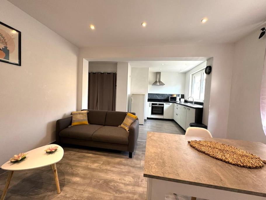 Maison De Village, Garage & Climatisation *